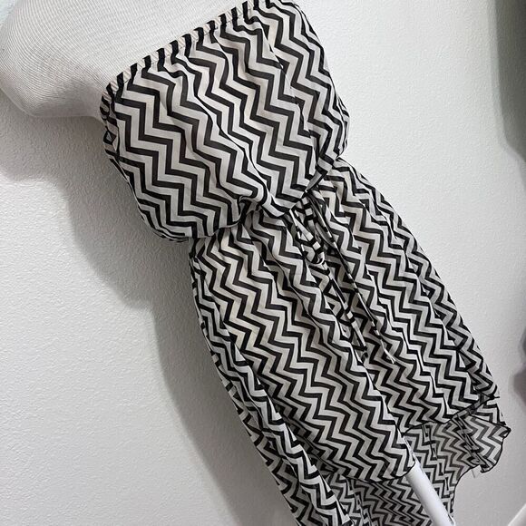 Poetry black and tan chevron high low dress size medium - Picture 14 of 14